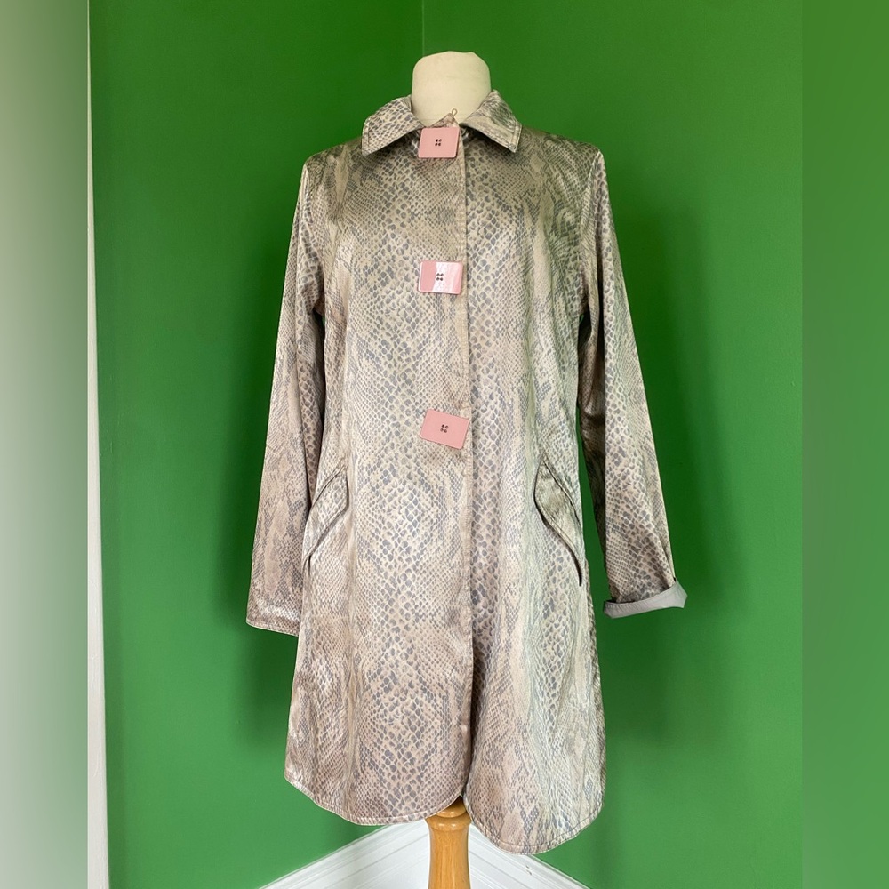 Mycra Pac ONE snakeskin print grey reversible coat with square buttons